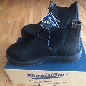 Brand New in Box Blundstones